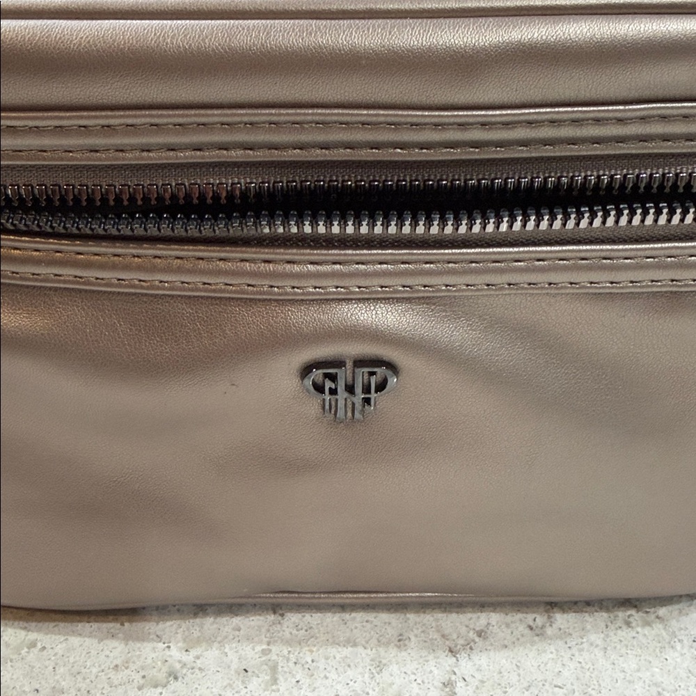 Getaway Train Case (Pewter) : Beauty & Personal Care - Picture 7 of 14